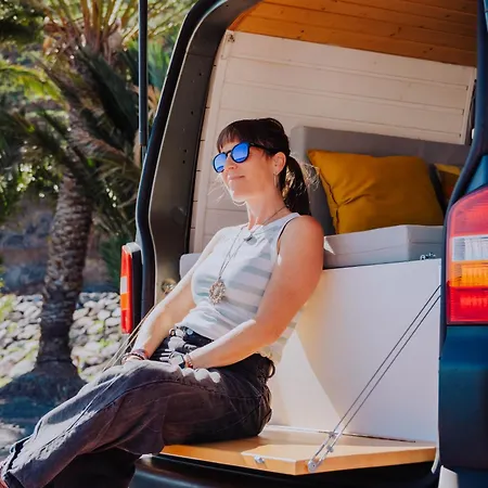 Camper Black